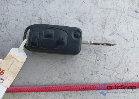 2016 Mercedes-Benz Sprinter 2500 Normal Roof z USA, uszkodzony, nr VIN WD3PE7DD1GP173365